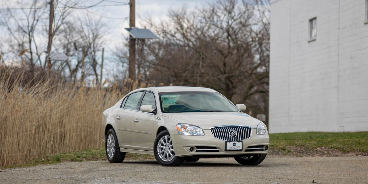 2011 Buick Lucerne - Image 25 of 31