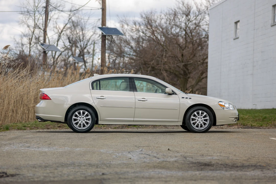 2011 Buick Lucerne - Image 24 of 31