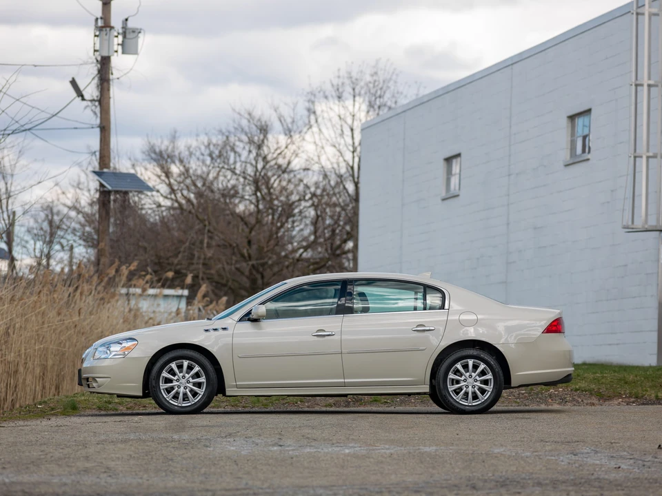 2011 Buick Lucerne - Image 9 of 31