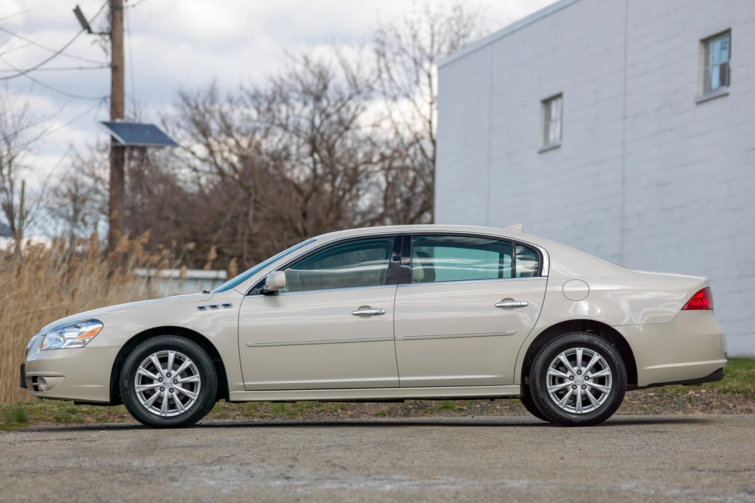 2011 Buick Lucerne - Image 12 of 31
