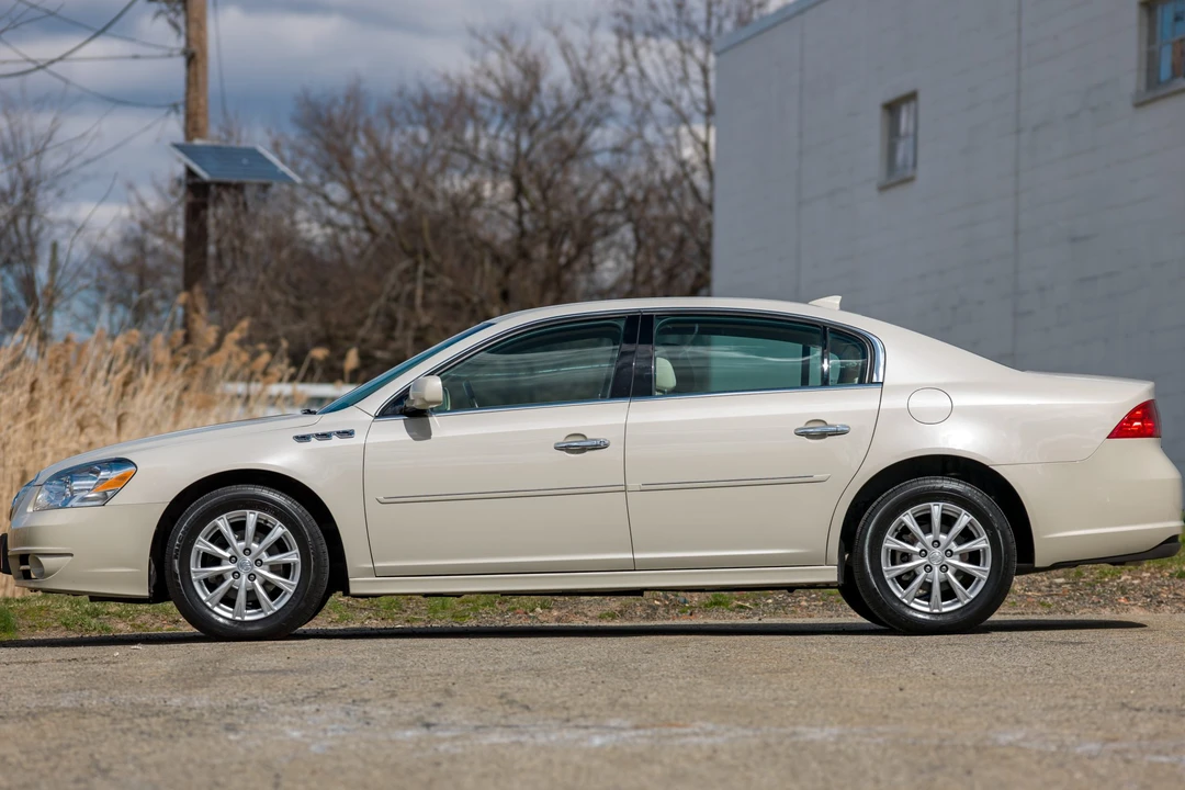 2011 Buick Lucerne - Image 11 of 31