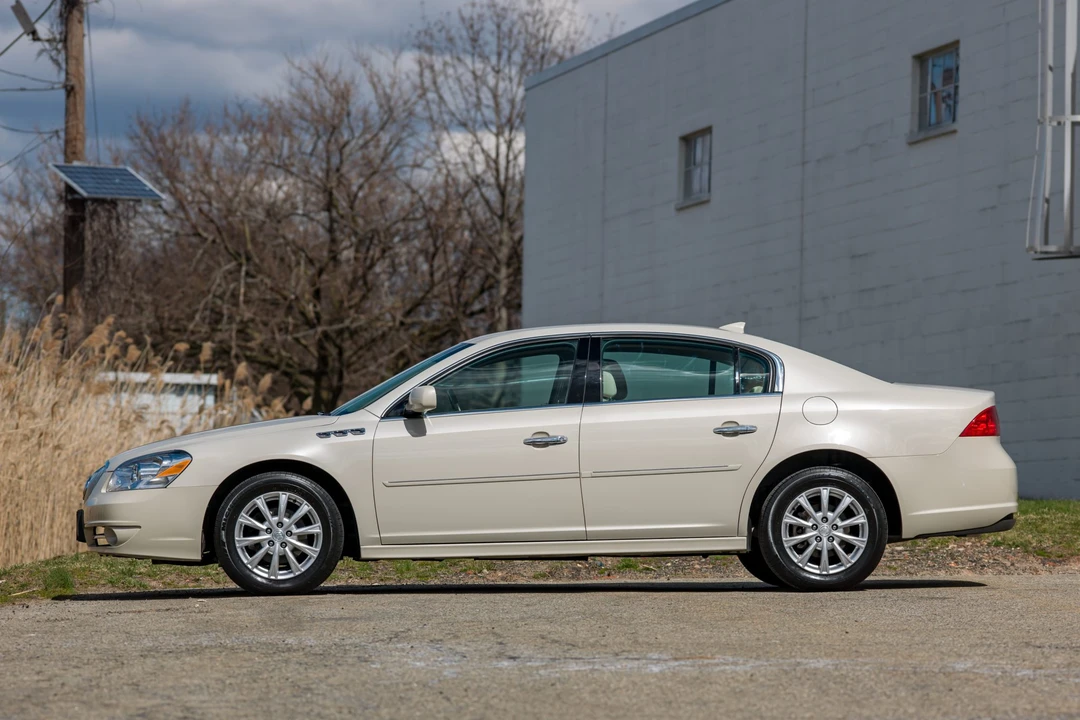 2011 Buick Lucerne - Image 10 of 31