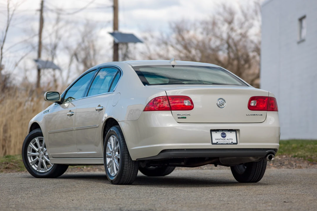 2011 Buick Lucerne - Image 17 of 31