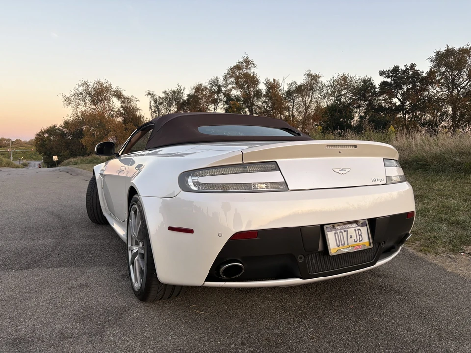 2012 Aston Martin V8 Vantage (2006-2017) - Image 6 of 31