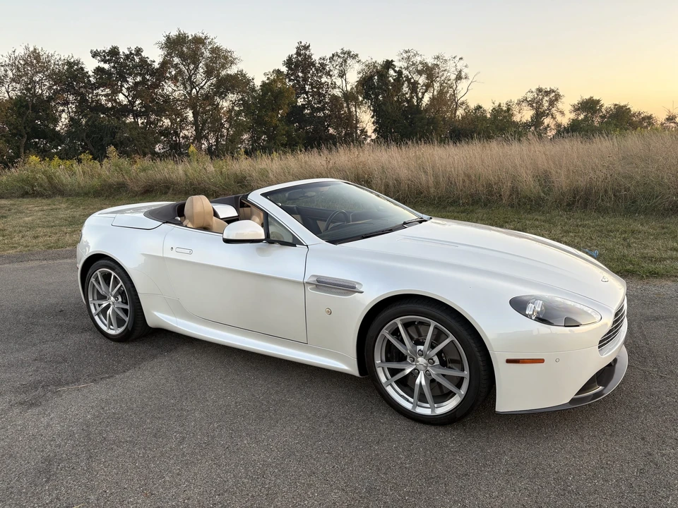2012 Aston Martin V8 Vantage (2006-2017) - Image 9 of 31