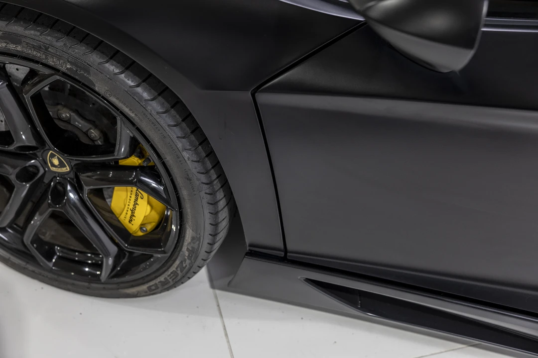 2012 Lamborghini Aventador LP700-4 - Image 26 of 31