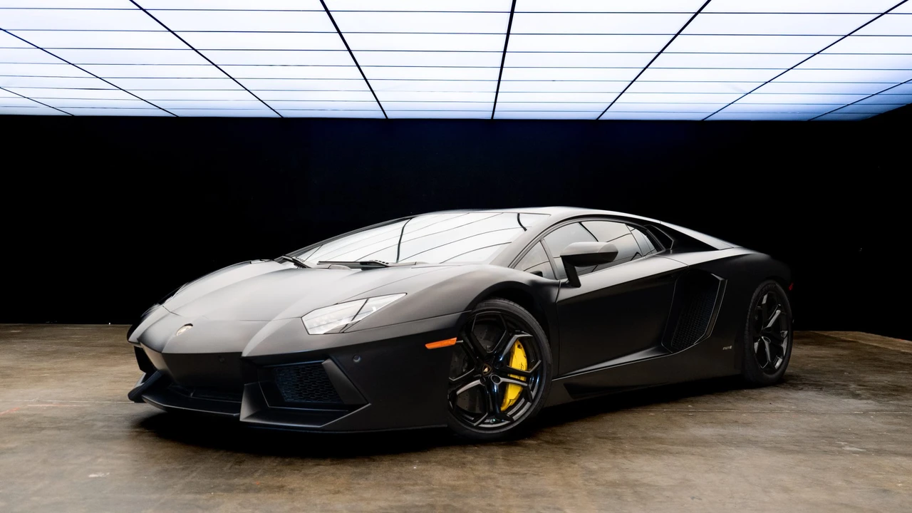 2012 Lamborghini Aventador LP700-4 - Image 26 of 31