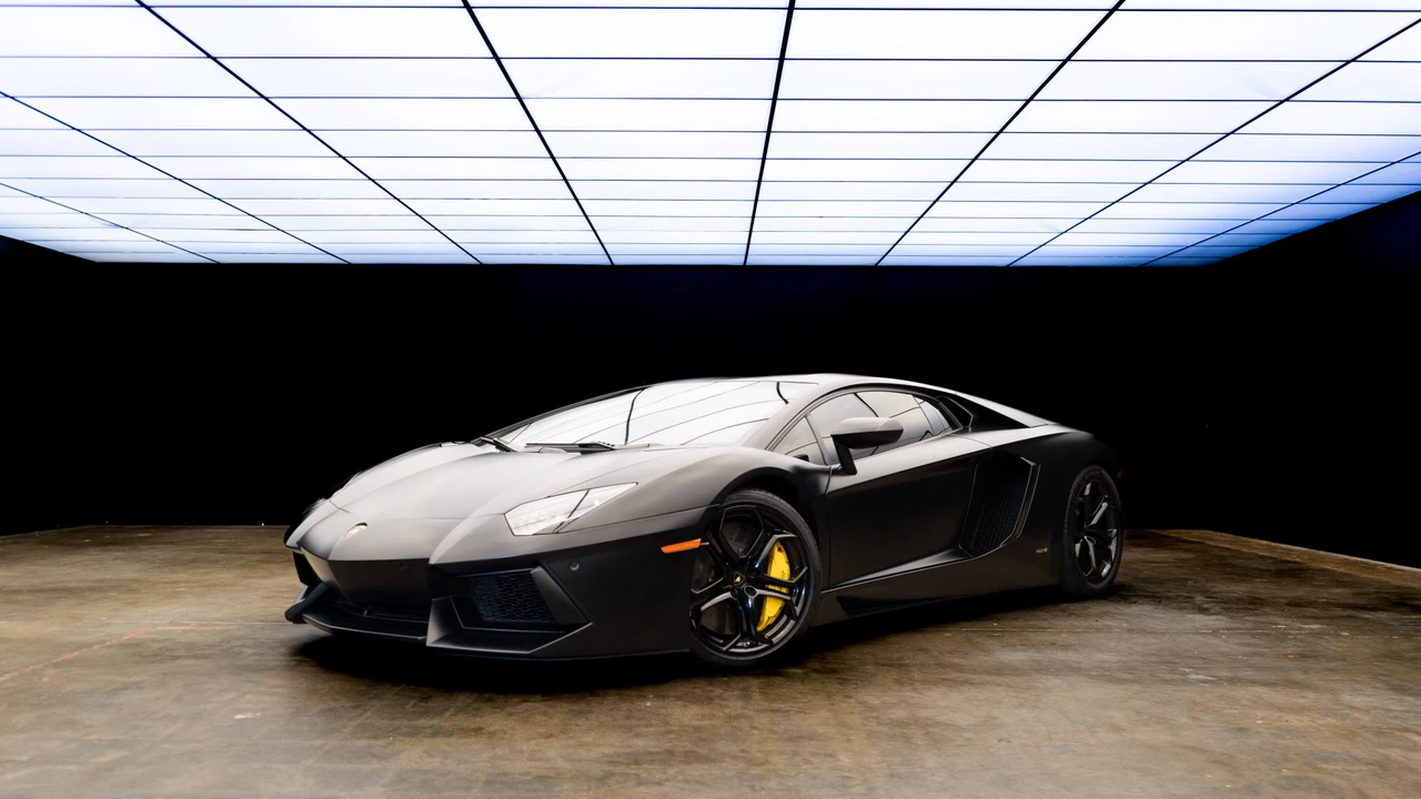 2012 Lamborghini Aventador LP700-4 - Image 25 of 31