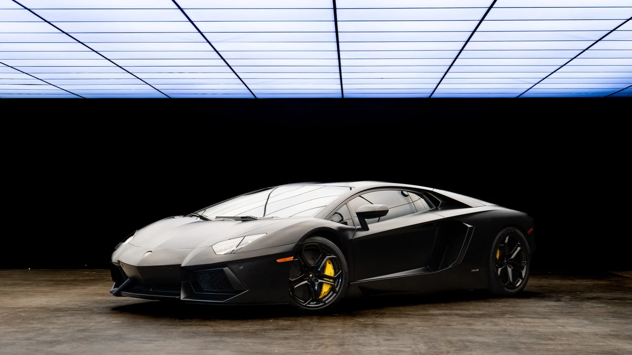 2012 Lamborghini Aventador LP700-4 - Image 24 of 31