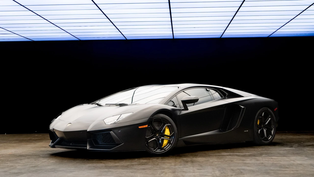 2012 Lamborghini Aventador LP700-4 - Image 30 of 31