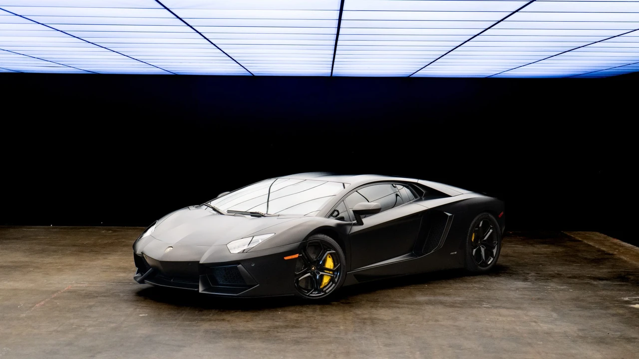 2012 Lamborghini Aventador LP700-4 - Image 28 of 31