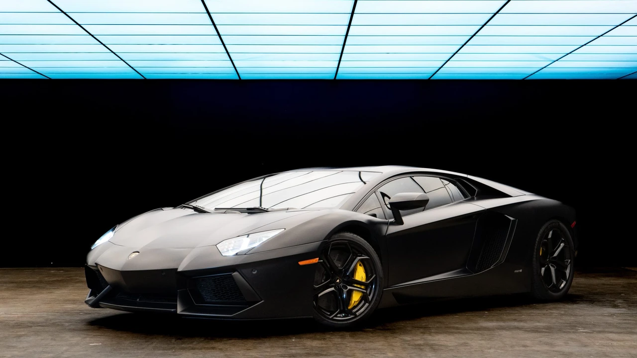 2012 Lamborghini Aventador LP700-4 - Image 27 of 31
