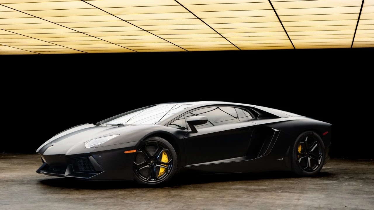 2012 Lamborghini Aventador LP700-4 - Image 21 of 31