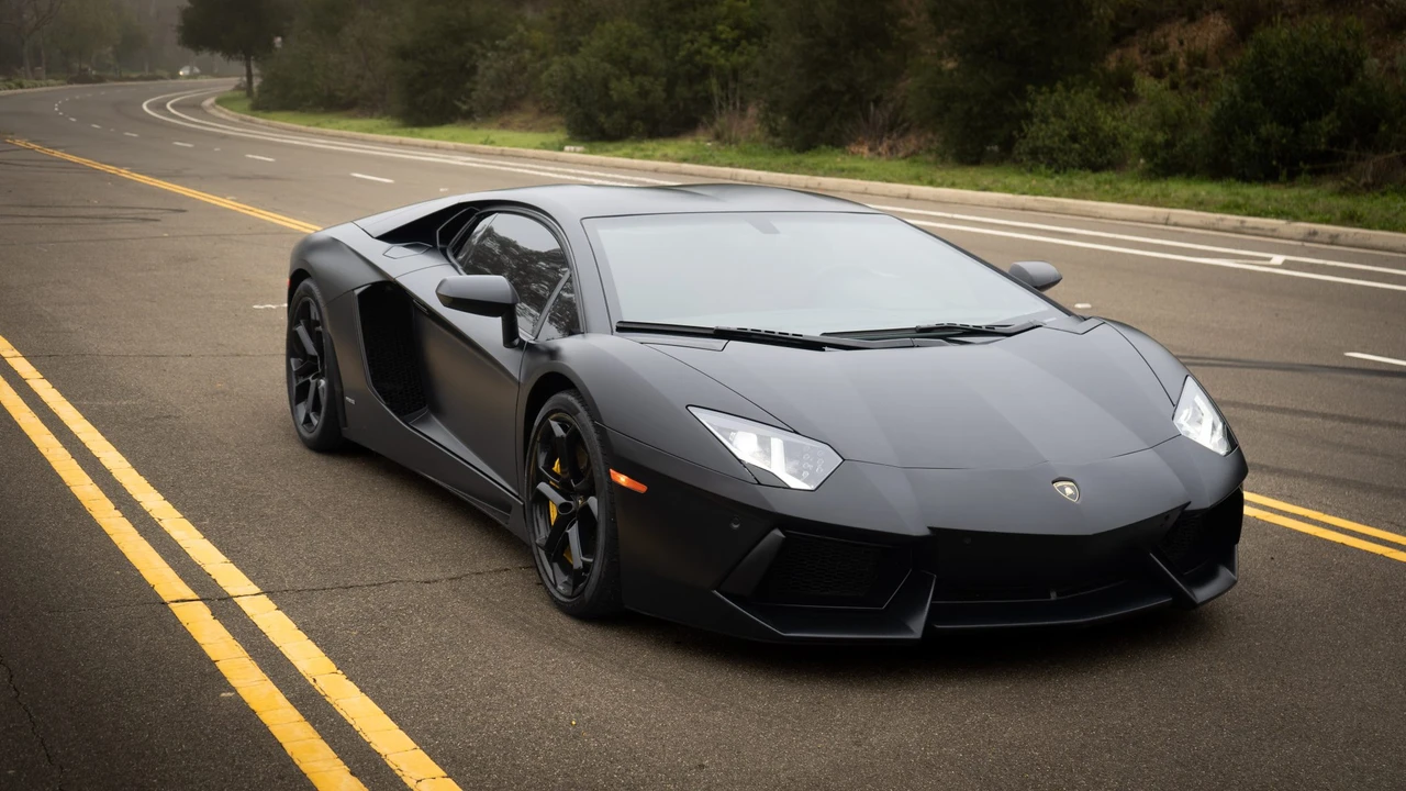 2012 Lamborghini Aventador LP700-4 - Image 17 of 31