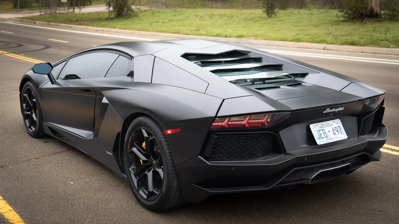 2012 Lamborghini Aventador LP700-4 - Image 7 of 31