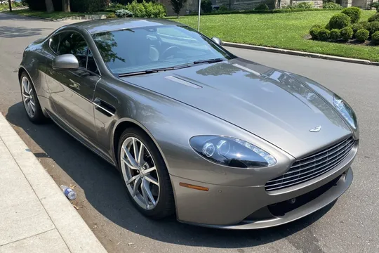 2013 Aston Martin V8 Vantage Coupe