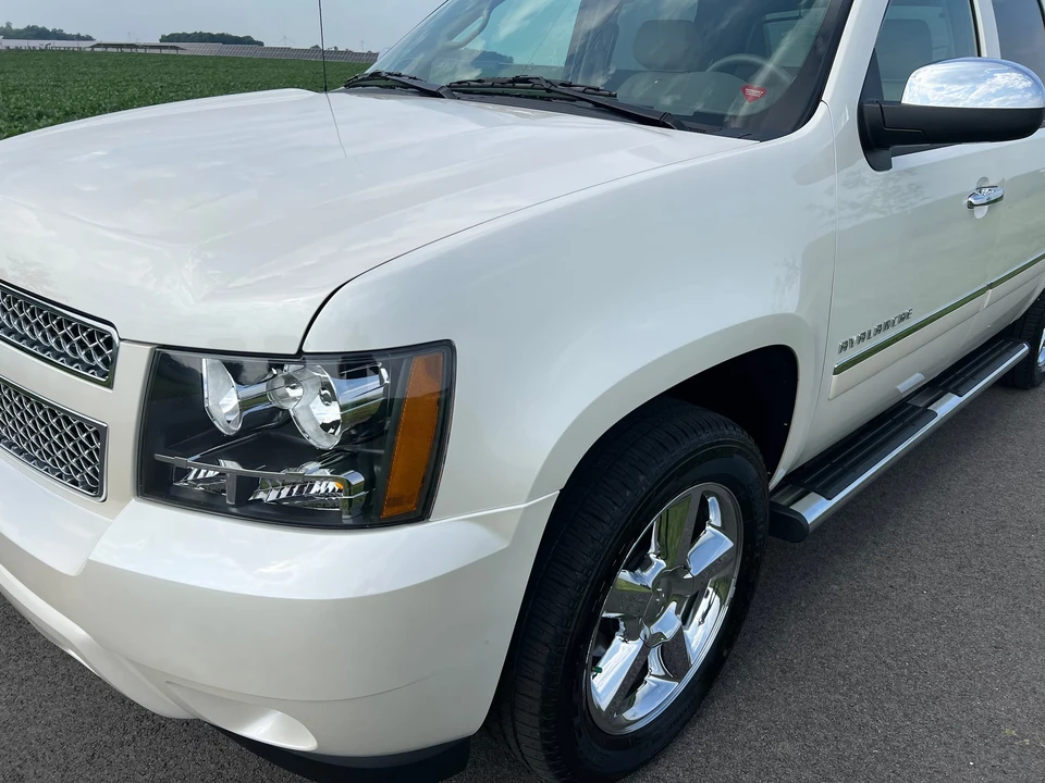 2013 Chevrolet Avalanche - Image 14 of 31