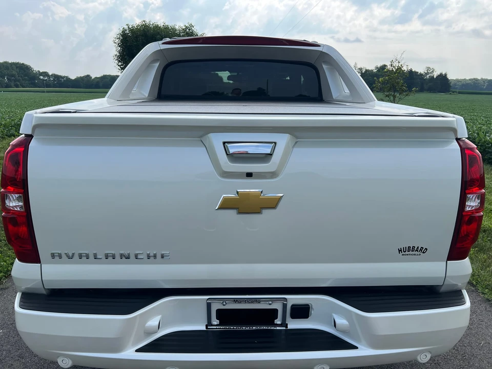 2013 Chevrolet Avalanche - Image 18 of 31