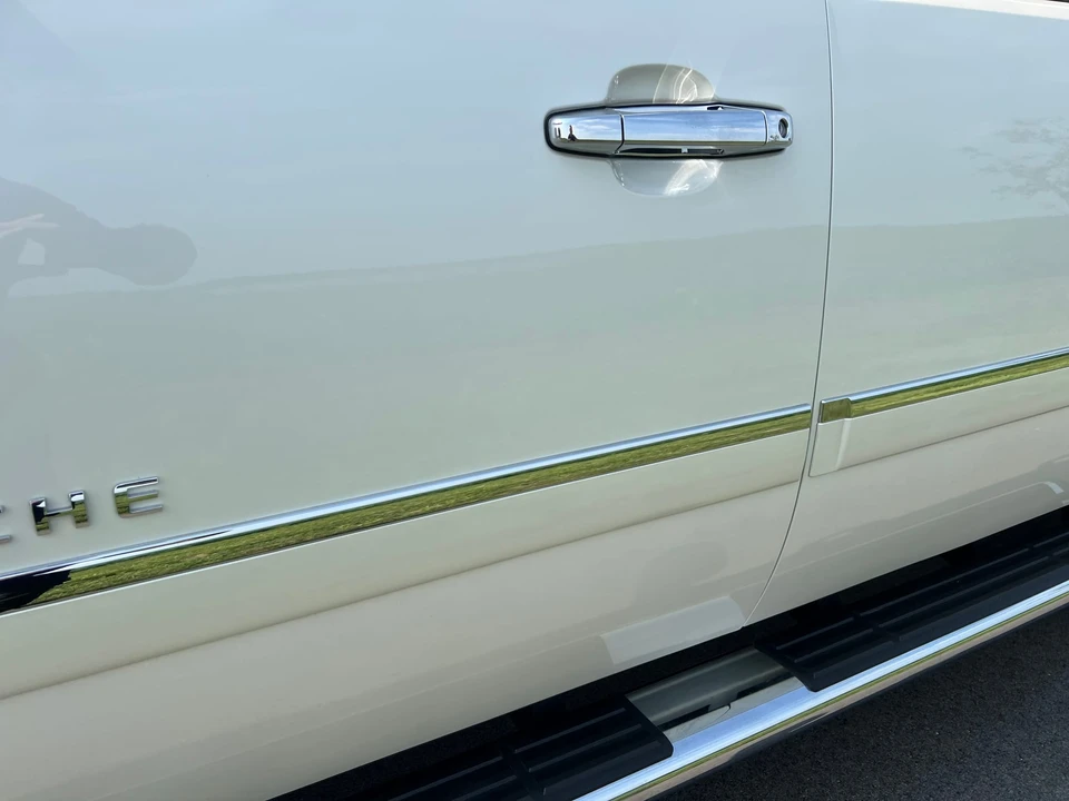 2013 Chevrolet Avalanche - Image 27 of 31