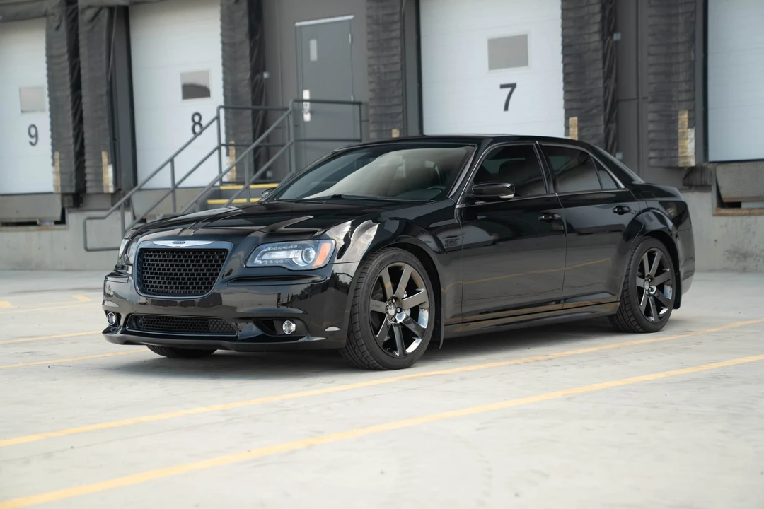 2013 Chrysler 300 (2005-2023) - Image 2 of 31
