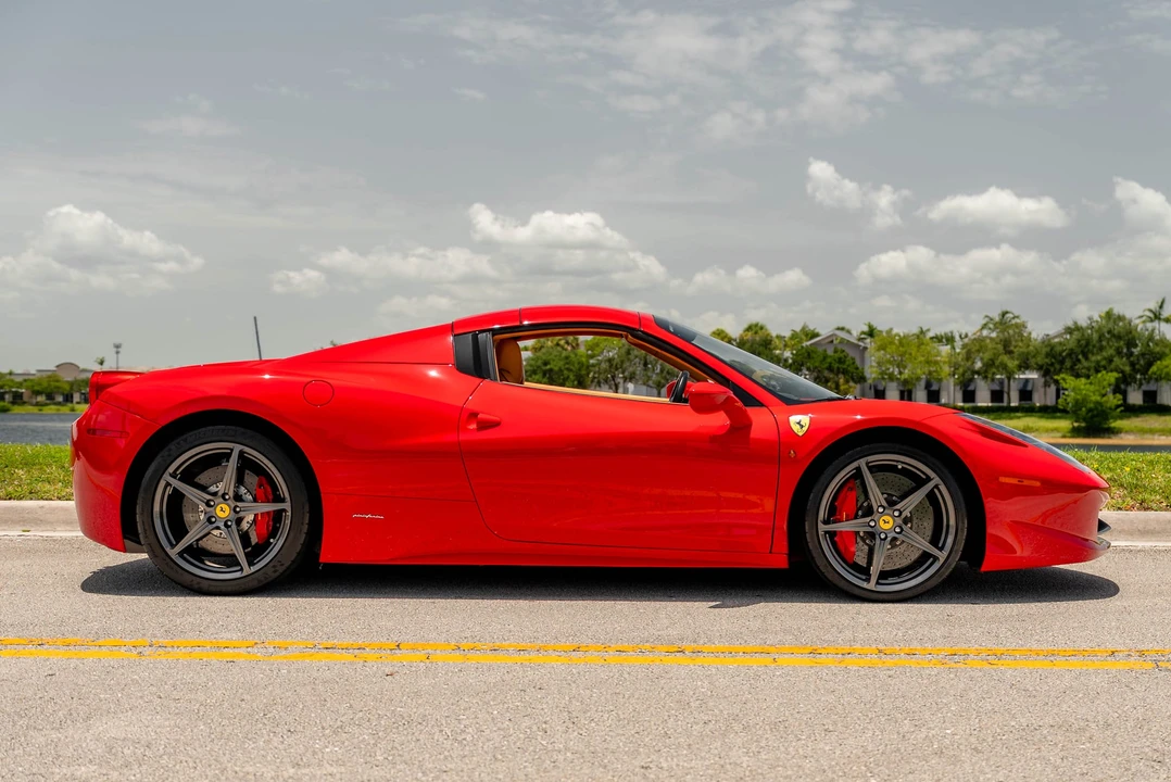 2013 Ferrari 458 Spider - Image 9 of 31