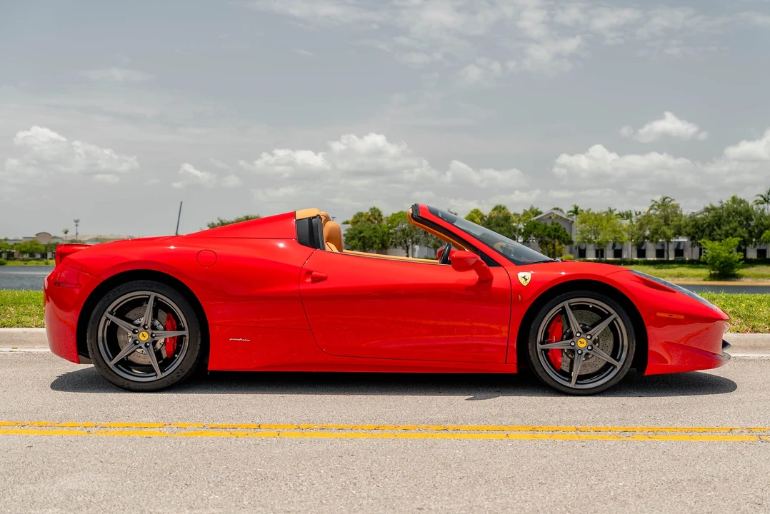2013 Ferrari 458 Spider - Image 10 of 31