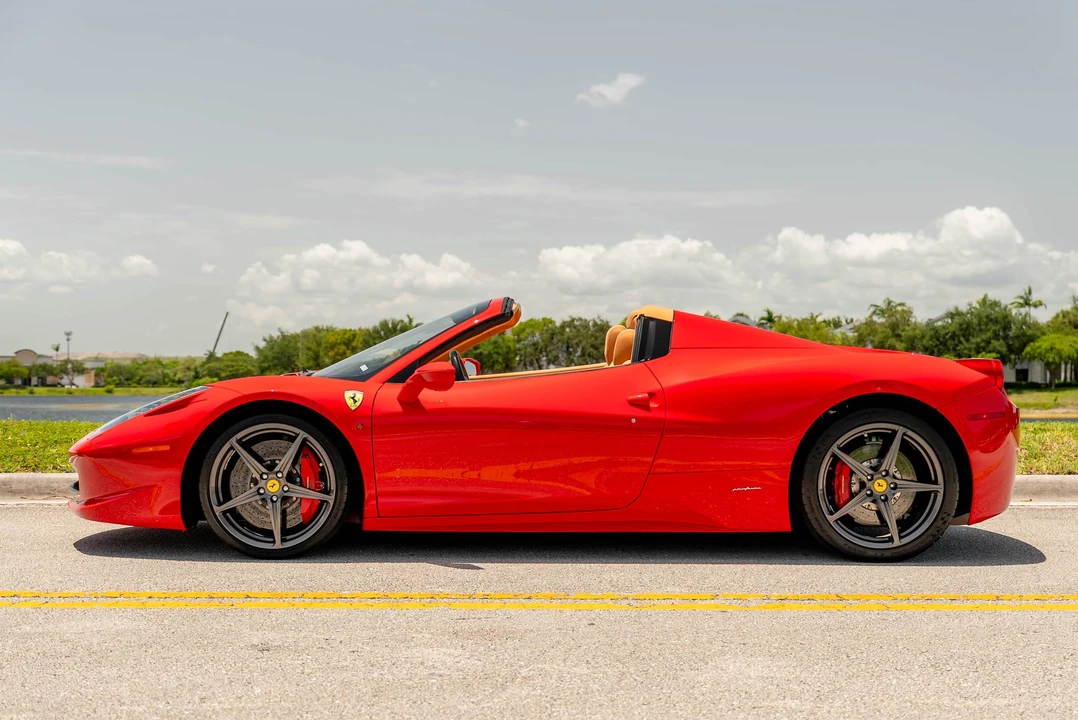 2013 Ferrari 458 Spider - Image 16 of 31