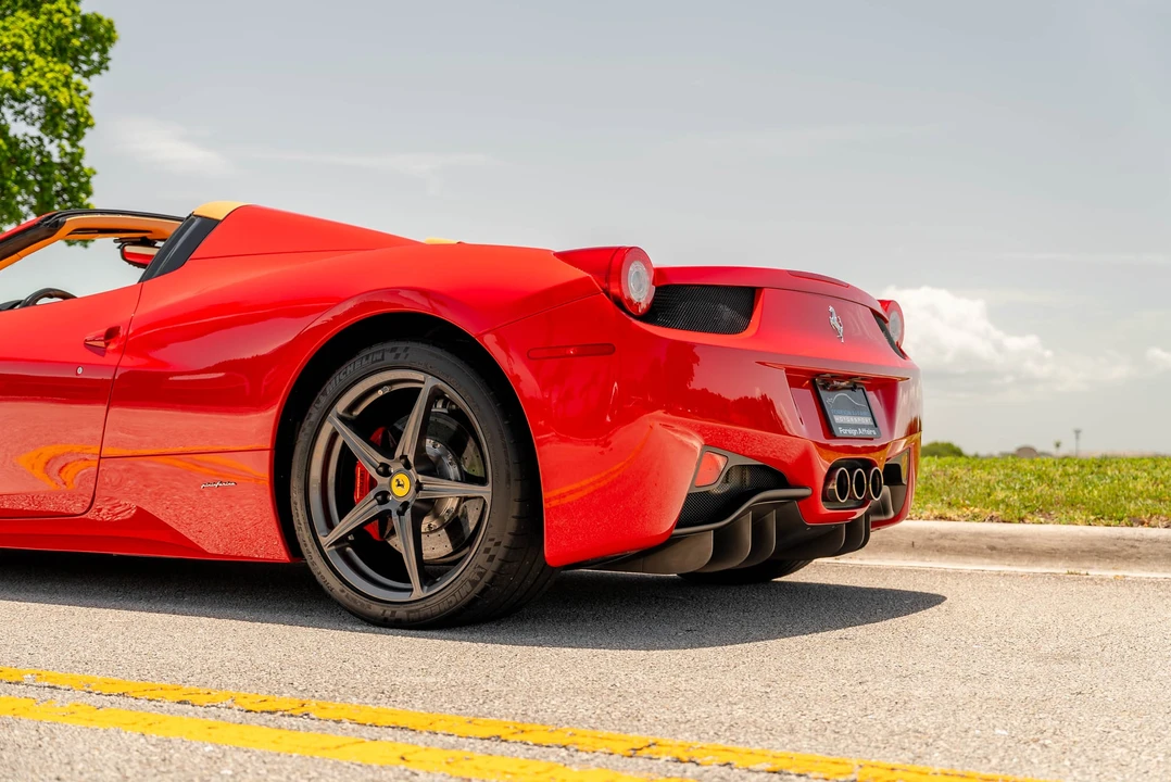 2013 Ferrari 458 Spider - Image 23 of 31
