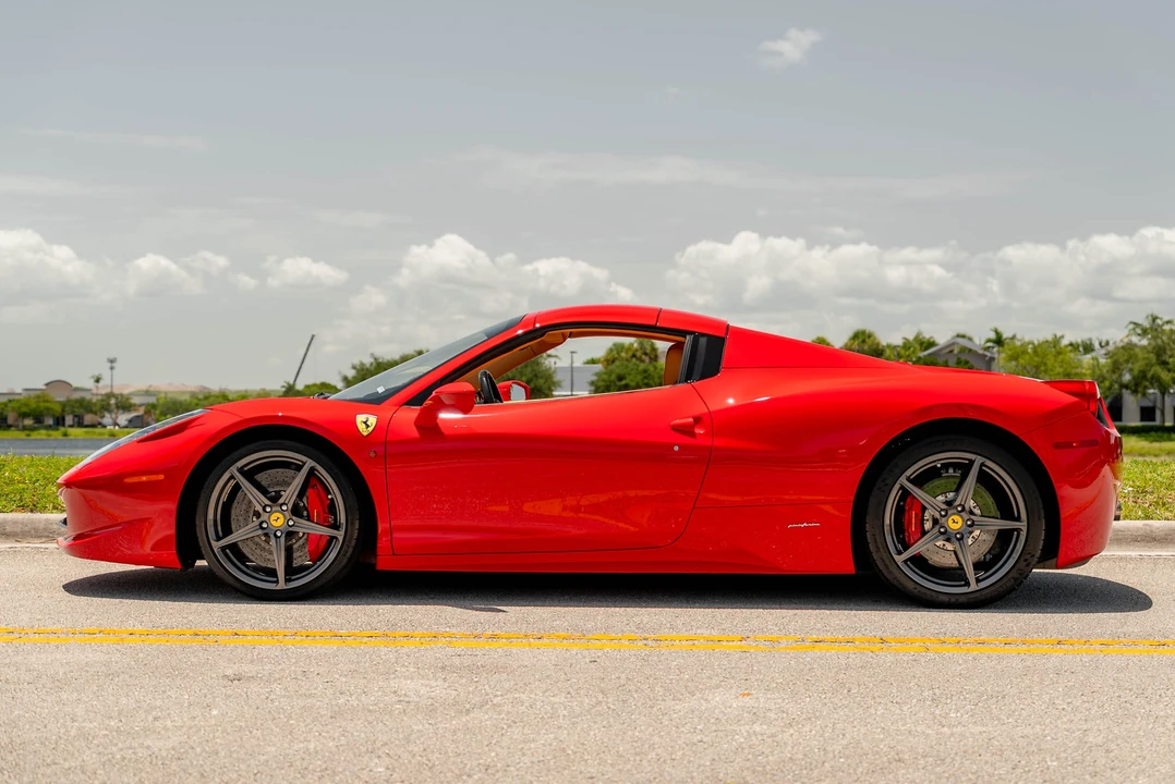 2013 Ferrari 458 Spider - Image 17 of 31