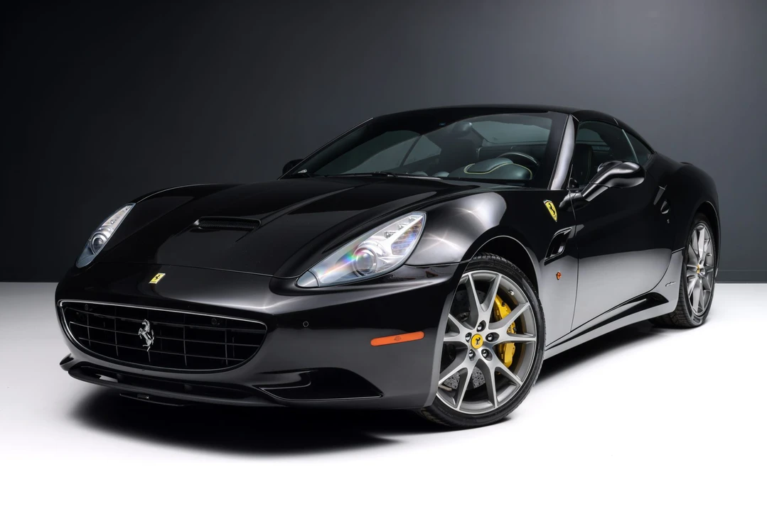 2013 Ferrari California - Image 2 of 31