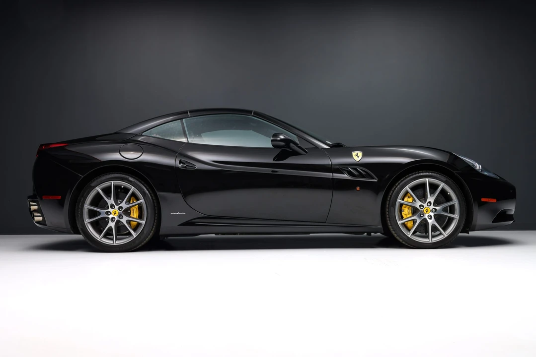 2013 Ferrari California - Image 12 of 31