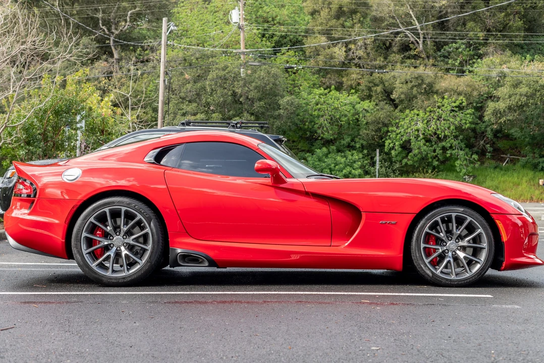 2013 Dodge Viper 5th Gen - Image 2 of 31