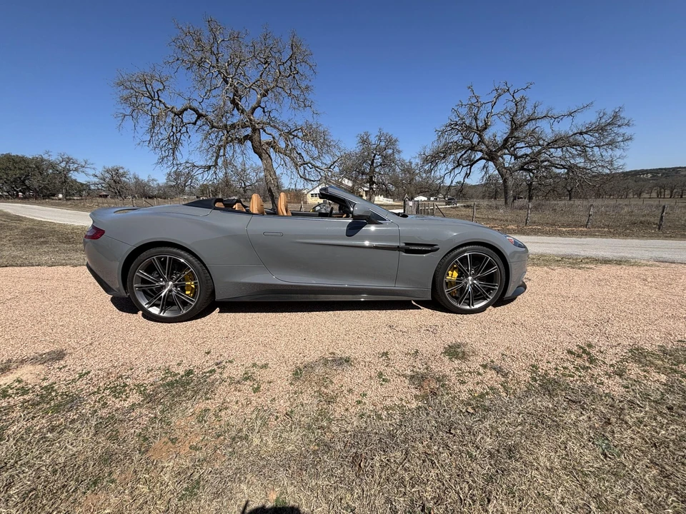 2014 Aston Martin Vanquish 2nd Gen - Image 10 of 31