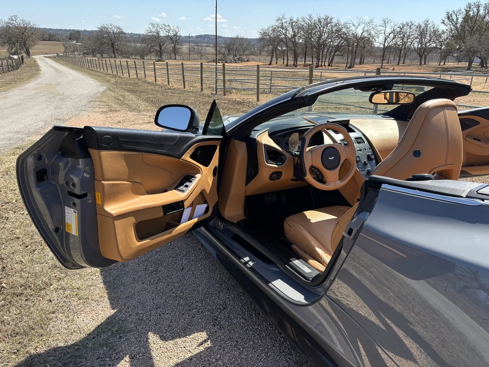 2014 Aston Martin Vanquish 2nd Gen - Image 22 of 31