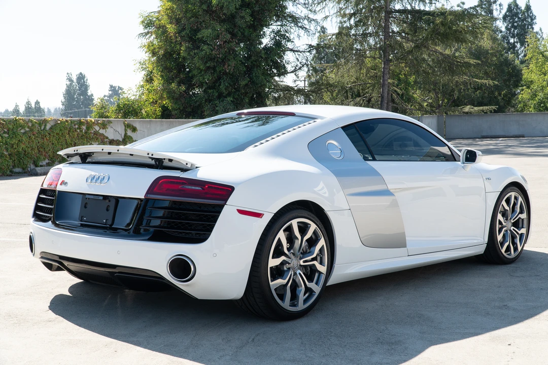 2014 Audi 42 R8 - Image 10 of 31