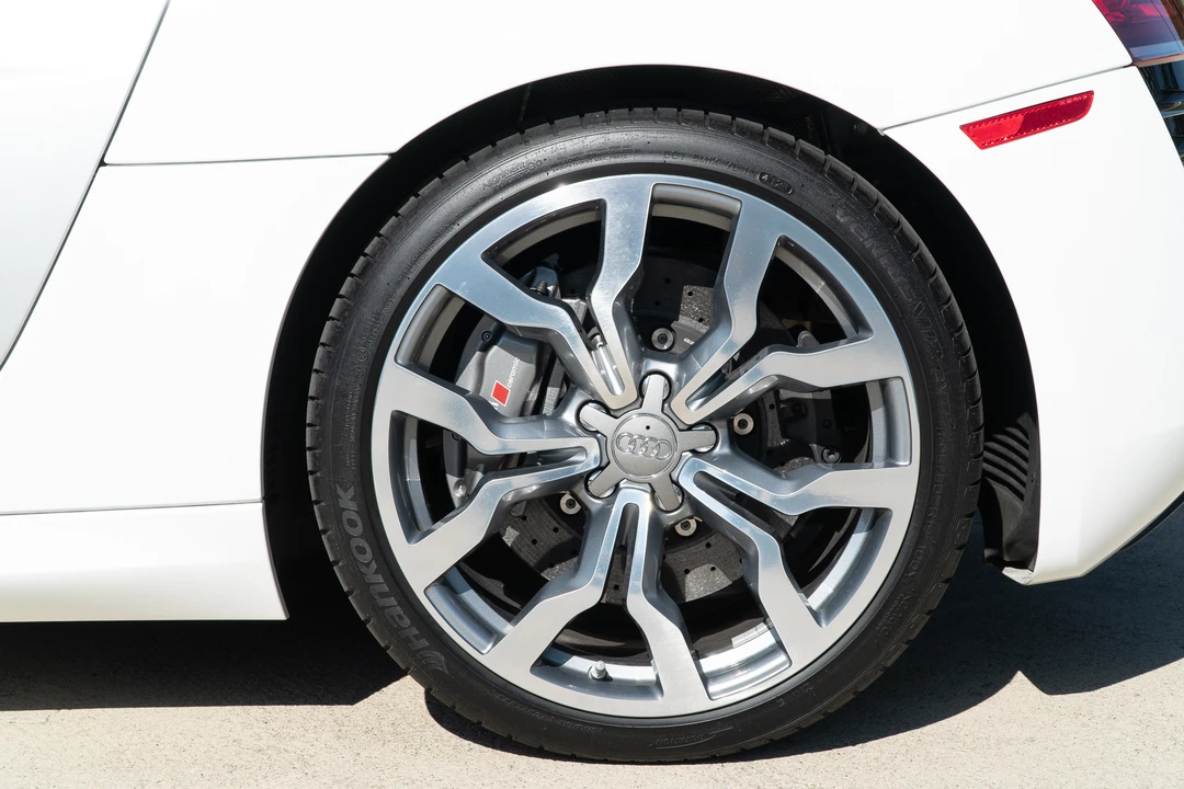 2014 Audi 42 R8 - Image 29 of 31