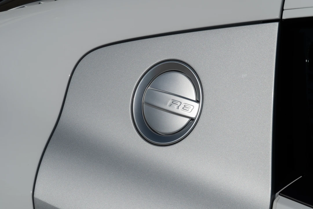 2014 Audi 42 R8 - Image 21 of 31