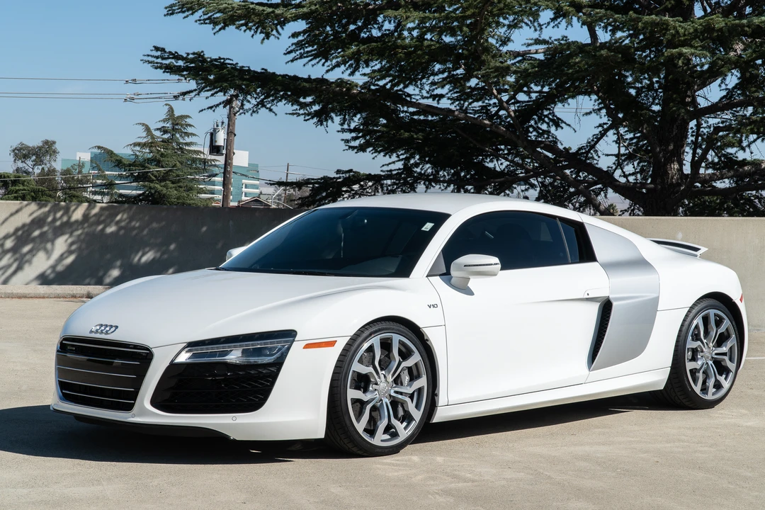 2014 Audi 42 R8 - Image 2 of 31