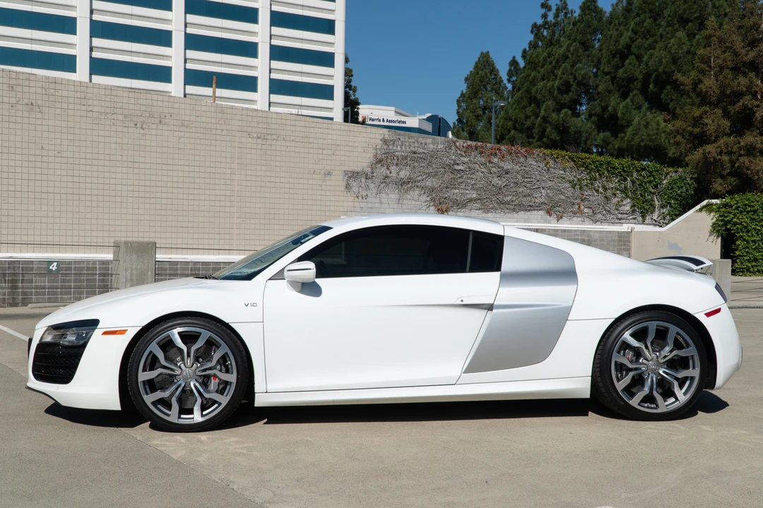 2014 Audi 42 R8 - Image 4 of 31
