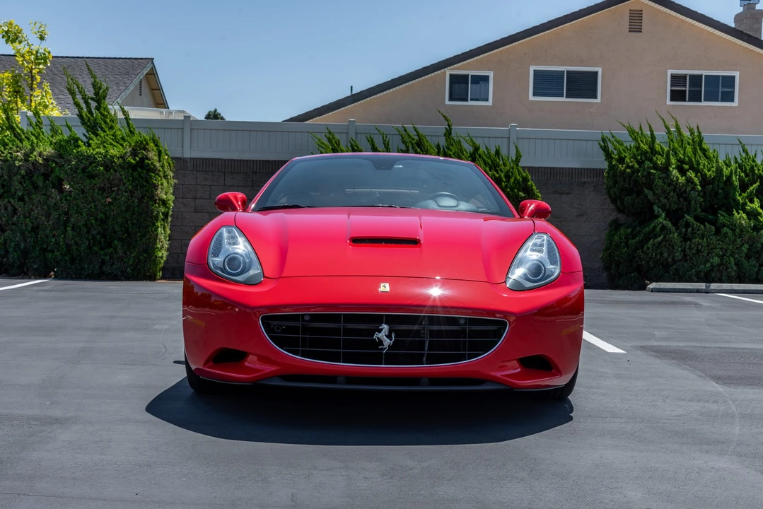 2014 Ferrari California - Image 12 of 31