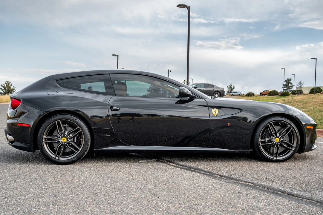2014 Ferrari FF - Image 7 of 31