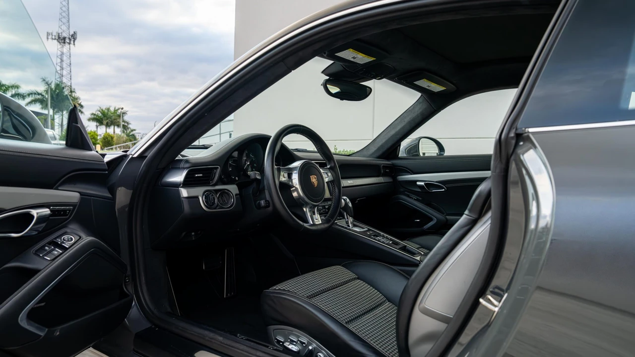 2014 Porsche 991 Carrera S - Image 28 of 31