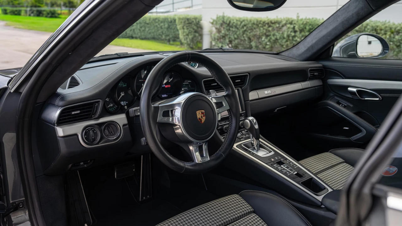 2014 Porsche 991 Carrera S - Image 29 of 31