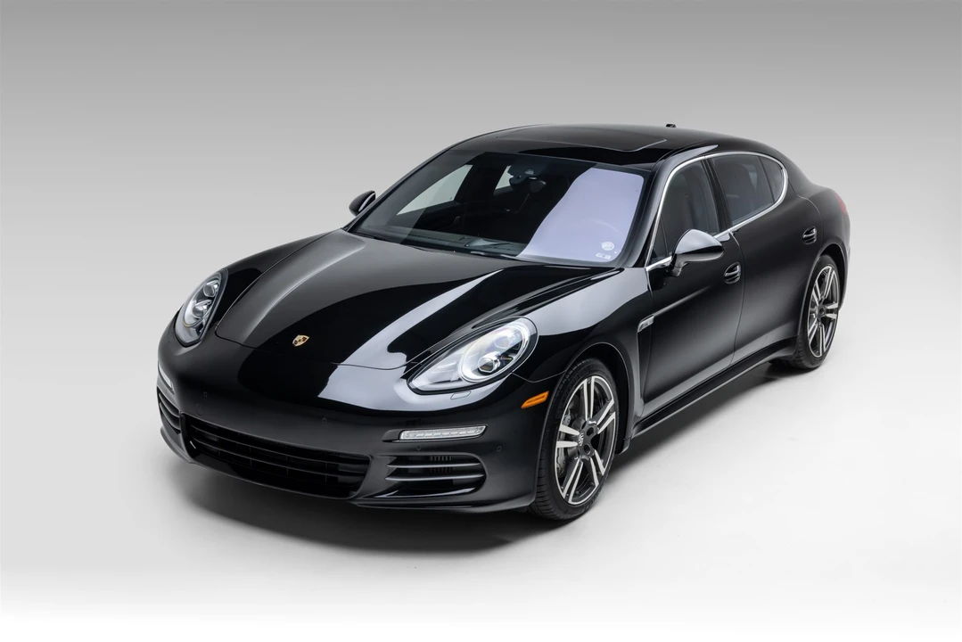 2014 Porsche 970 Panamera 4S - Image 2 of 31