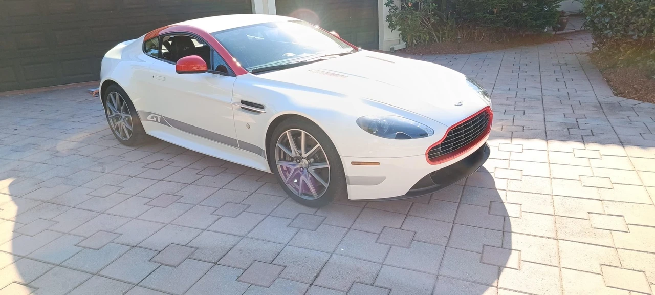 2015 Aston Martin V8 Vantage (2006-2017) - Image 14 of 31
