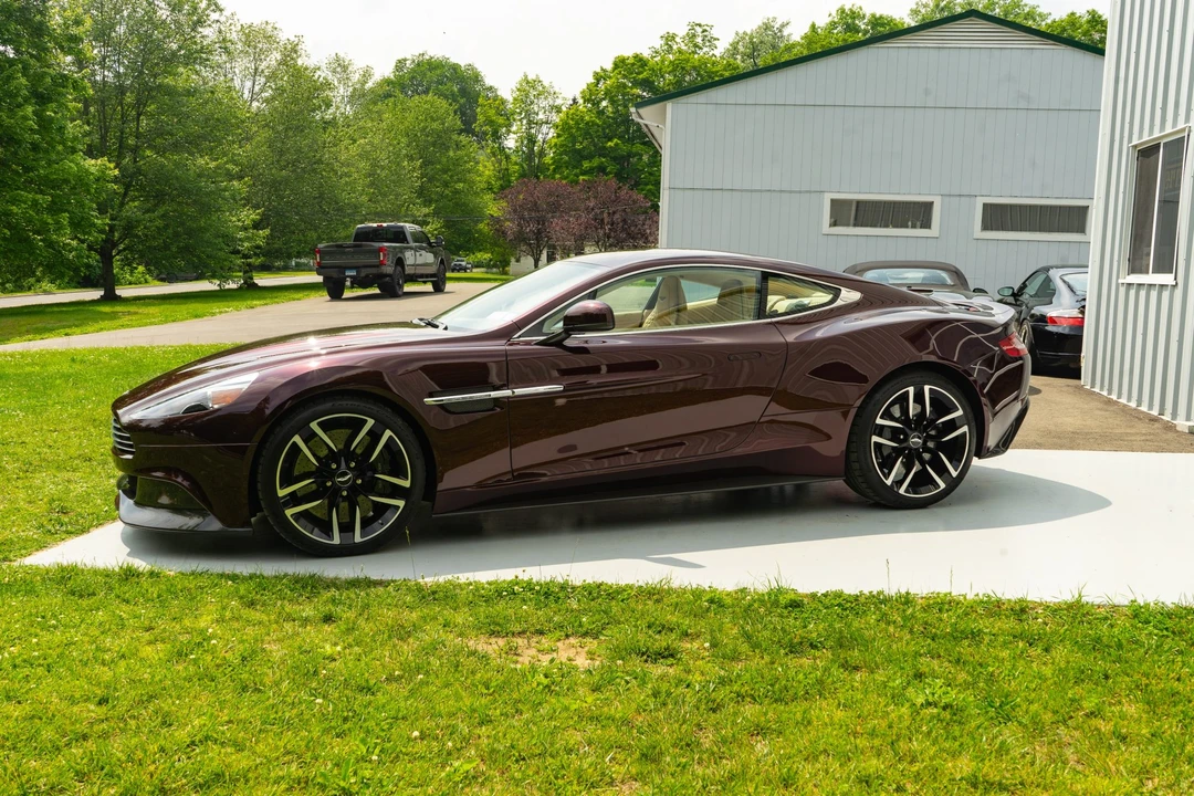 2015 Aston Martin Vanquish 2nd Gen - Image 13 of 31