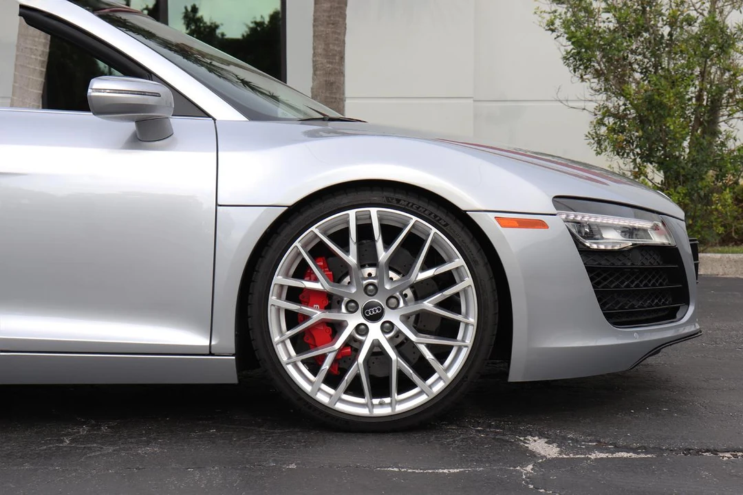 2015 Audi 42 R8 - Image 20 of 31