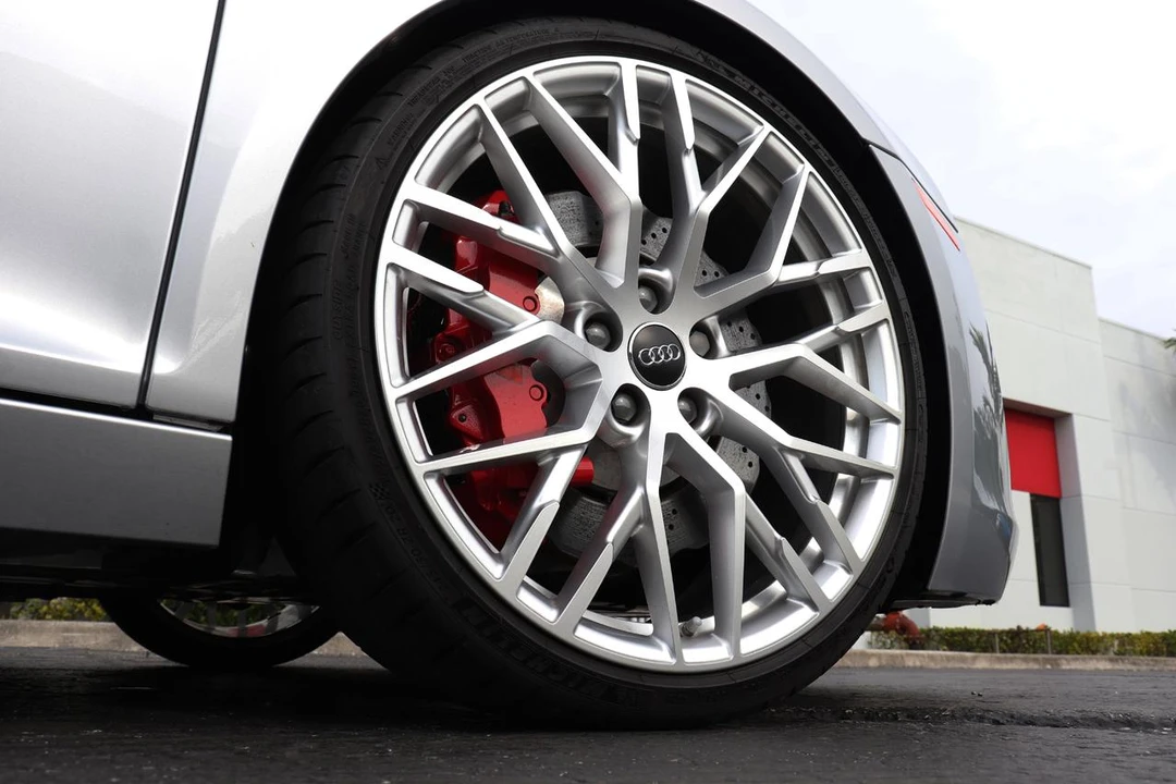 2015 Audi 42 R8 - Image 28 of 31