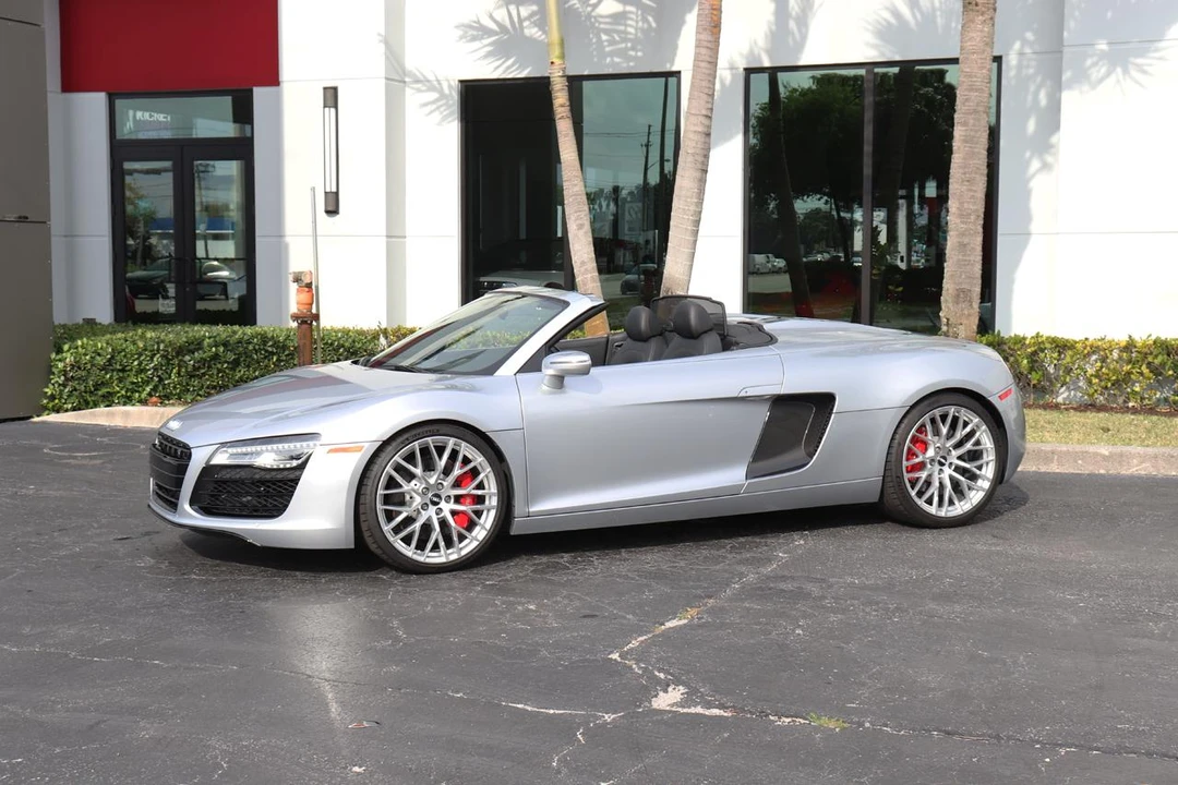 2015 Audi 42 R8 - Image 2 of 31