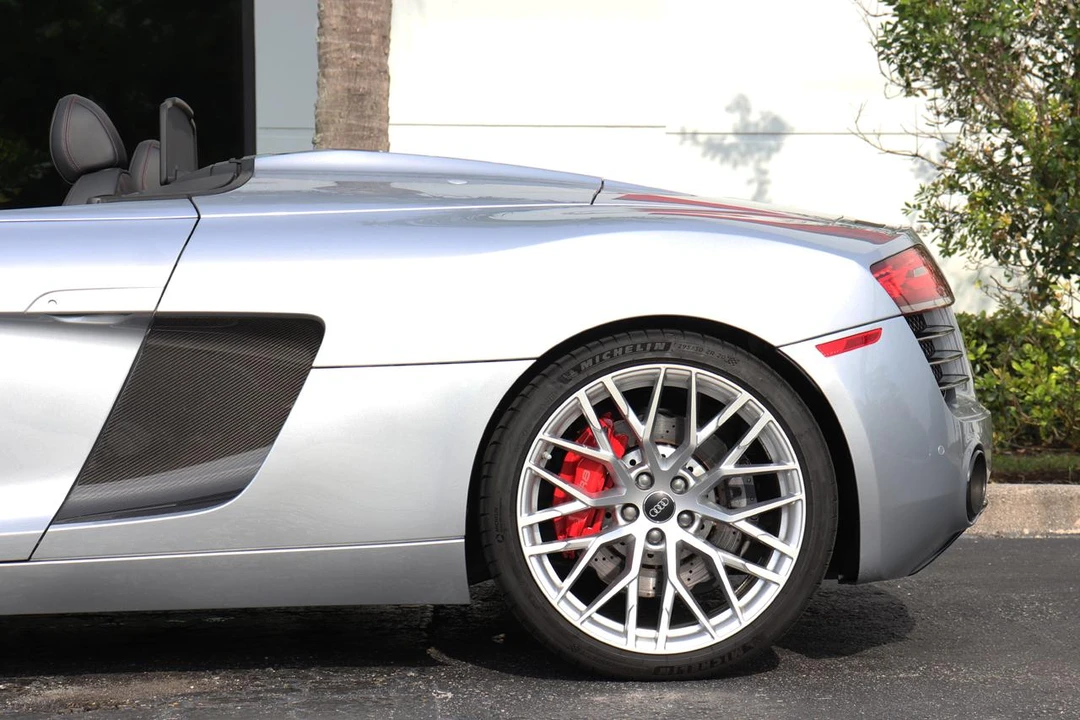 2015 Audi 42 R8 - Image 22 of 31